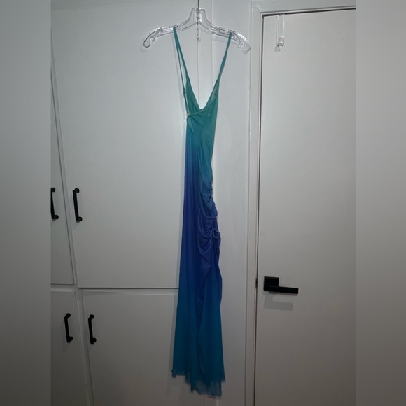 Andromeda Cut-out Maxi Dress (Blue-Gradient) - Picture 7 of 8